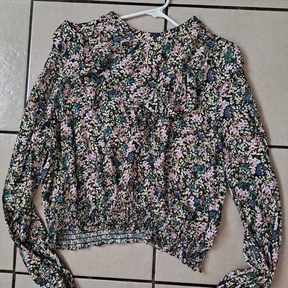 Floral Ruffle top - Picture 4 of 7